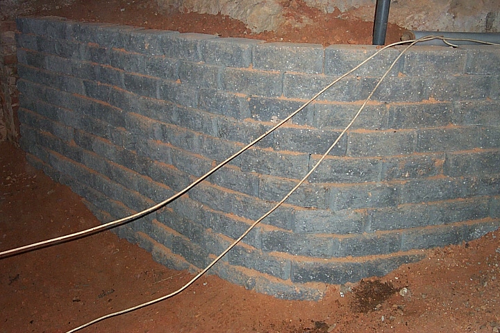 center of retaining wall